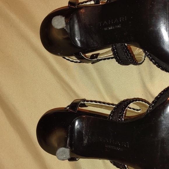 Tahari "Lima" Black Sandals Size 9 1/2 - Picture 9 of 10
